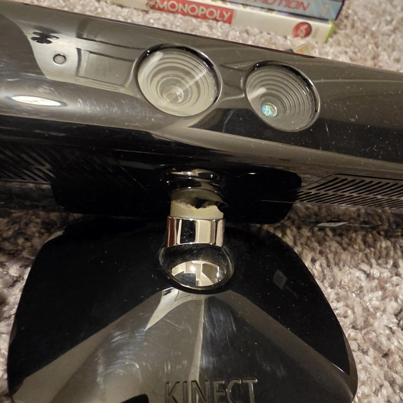 Microsoft Xbox 360 Kinect Sensor Bar + 9 Games Bundle - Picture 3 of 4